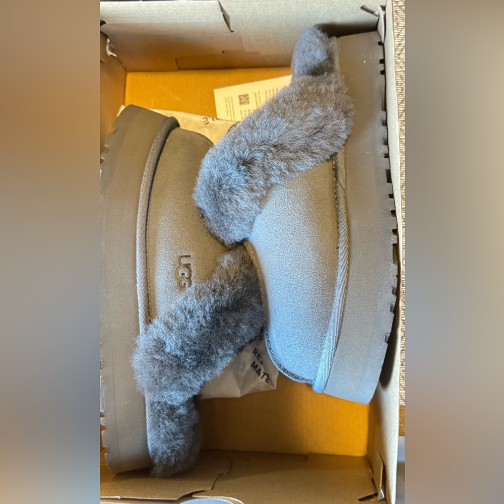 UGG Disquette Platform Slipper Water-Resistant Suede, Charcoal Gray, Size US 6 - Picture 4 of 12